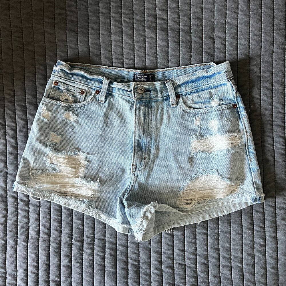 A&F Like New Annie High Rise Light Wash Short